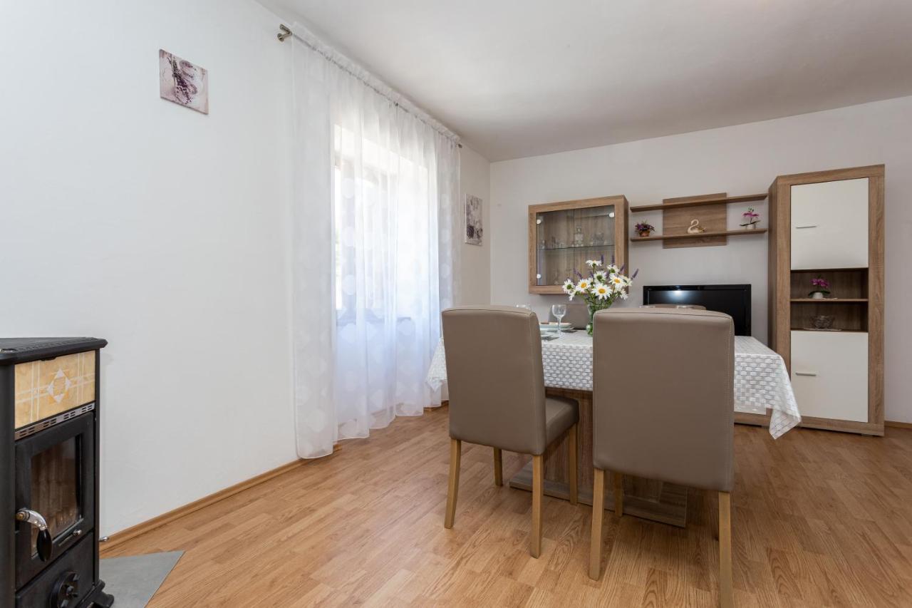 Apartment Mira Silo-Krk Ngoại thất bức ảnh