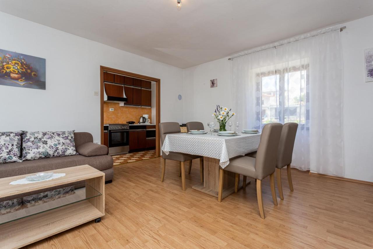 Apartment Mira Silo-Krk Ngoại thất bức ảnh